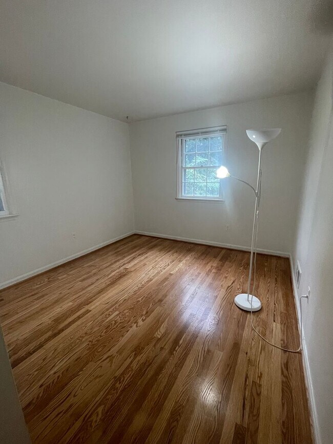 Building Photo - Single Family in Silver Spring