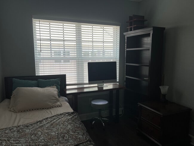 Building Photo - 3217 Moorings Dr S