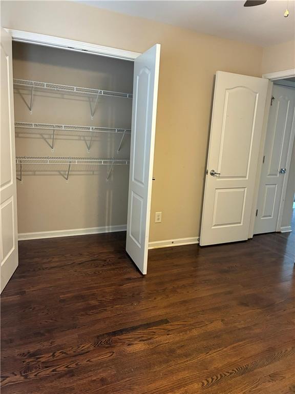 Building Photo - 1880 Manor View