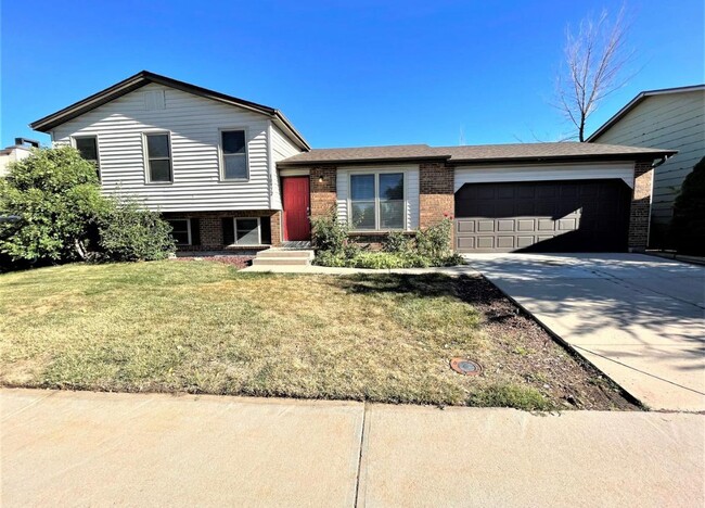 Building Photo - 10964 Elm Dr