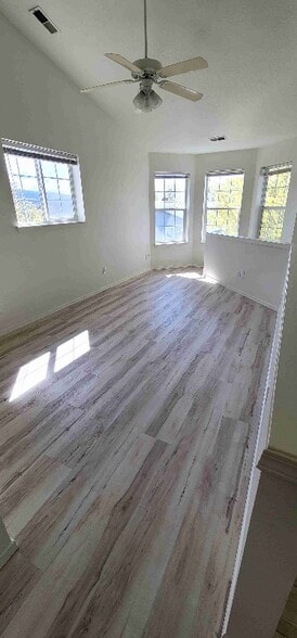 Building Photo - 417 N Henry St