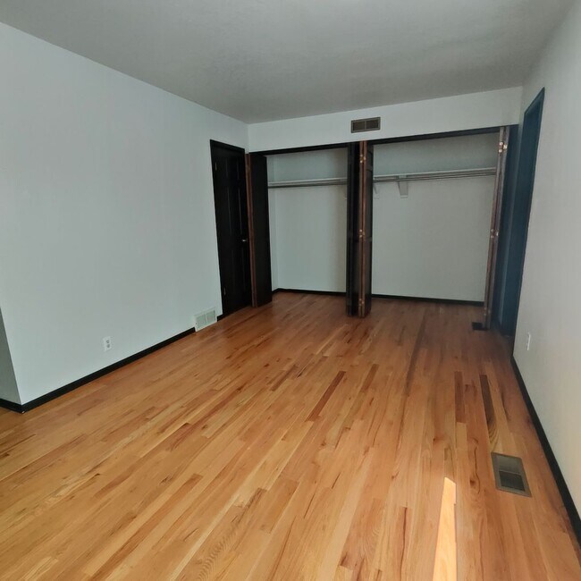 Building Photo - 3BR/2.5BA Townhome for Rent