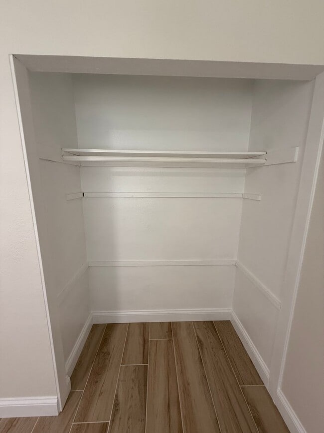 Building Photo - Remodeled 2-Bedroom Townhome in Tierrasant...