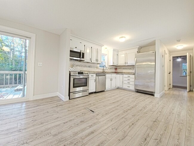 Building Photo - 253 Sudbury Ln