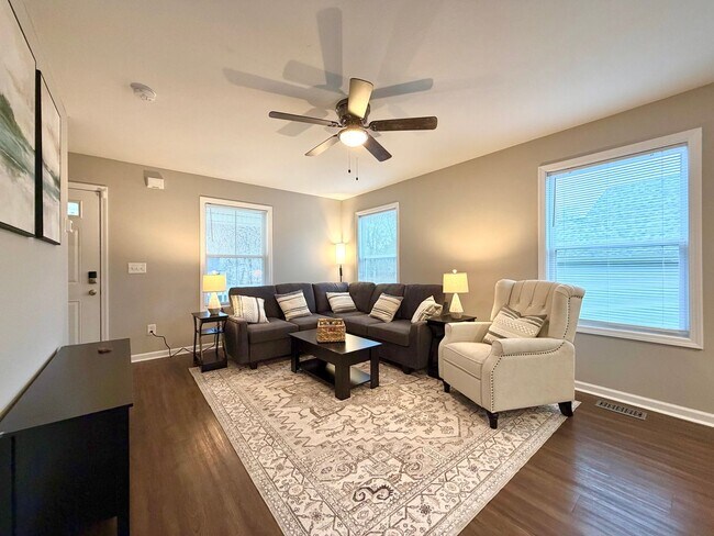 Building Photo - 925 Woody Hills Dr - Furnished Rental