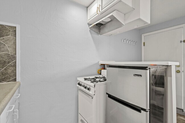 Building Photo - Live Smart at The Sparks Studios – Flexibl...