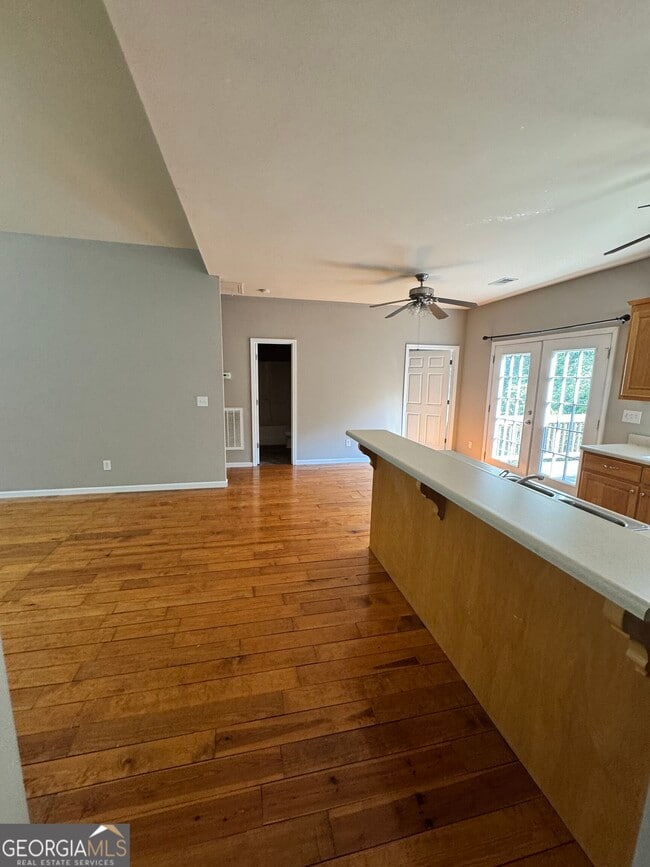 Building Photo - 376 Pointe Cir