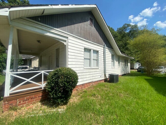 Building Photo - 26 Hemlock Dr