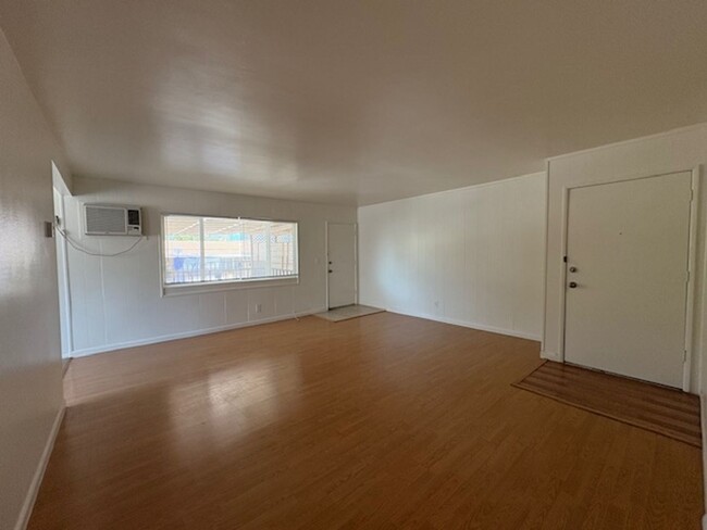 Building Photo - La Mar 4-Plex (25280) (DD)