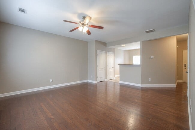 Building Photo - 5441 Perlou Ln