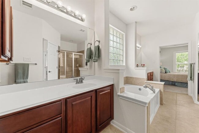 Building Photo - 2600 Lost Mine Tr