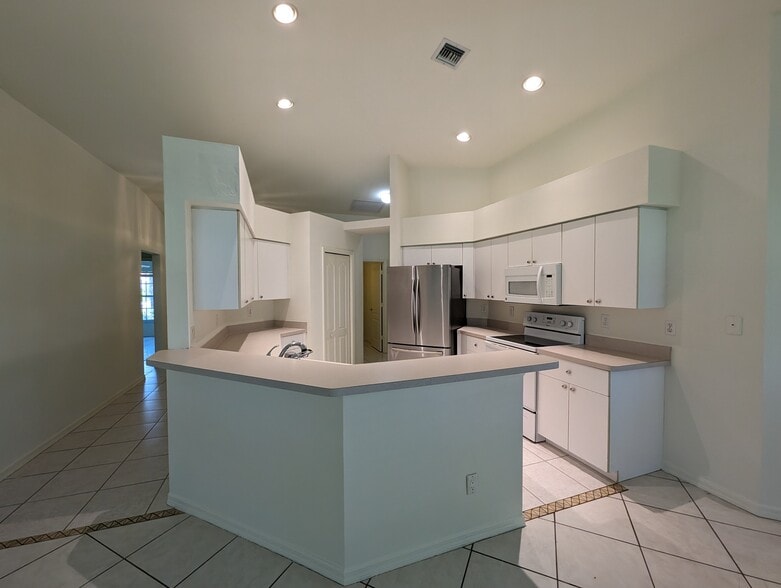 Building Photo - 2229 Heritage Greens Dr