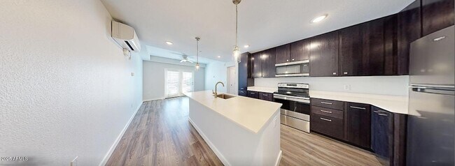 Building Photo - 11850 W Fillmore St