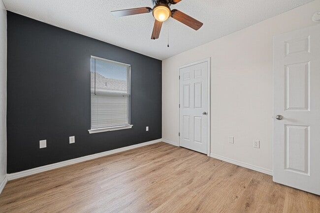 Building Photo - 8517 High School Blvd