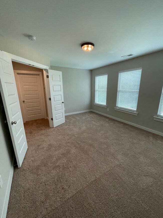 Building Photo - New Construction Home for Rent in Weaver, ...