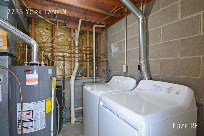 Building Photo - 7735 York Ln N