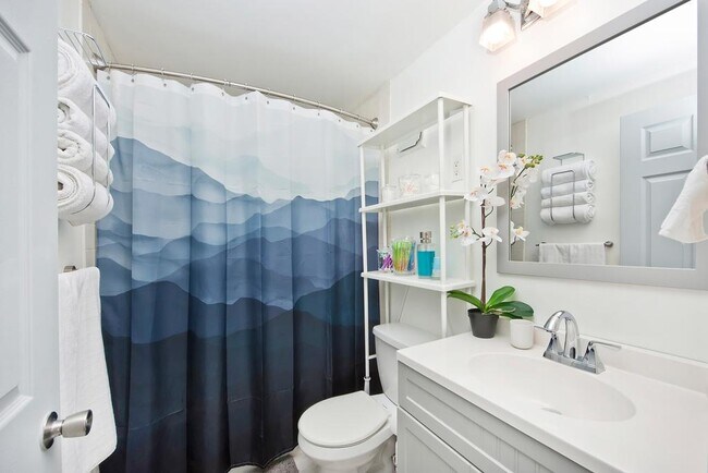 Building Photo - 1 Saddlewood Ct