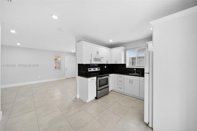 Building Photo - 7261 SW 21st St