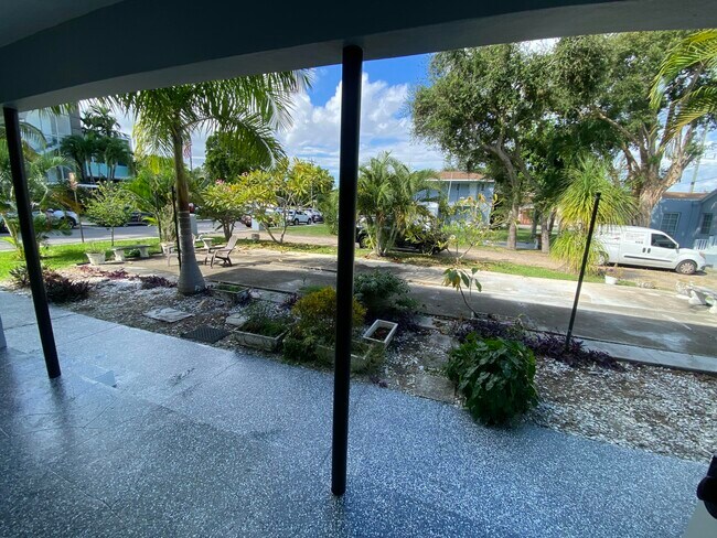 Building Photo - 112 Lake Ave