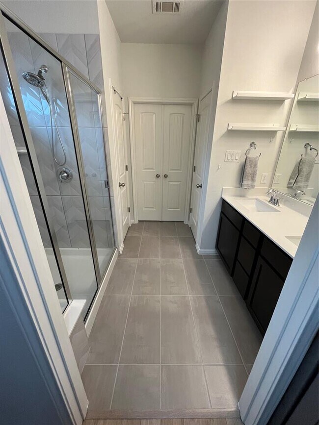 Building Photo - 8145 Daisy Cutter Crossing