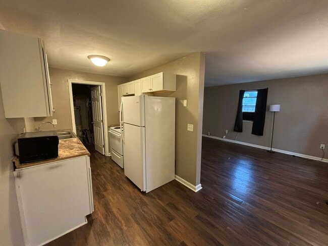 Primary Photo - 117 Van Horne St