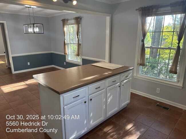 Building Photo - 5560 Hedrick Dr