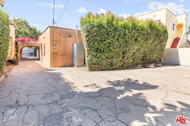 Building Photo - 3707 Edenhurst Ave