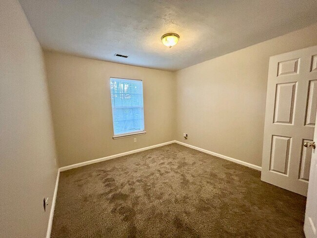 Building Photo - 2084 Cornerstone Dr
