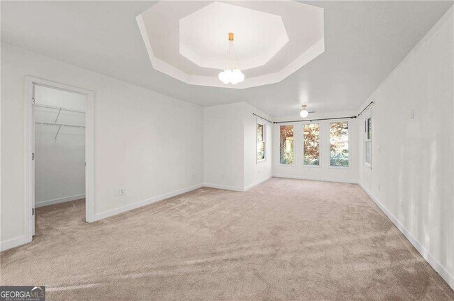 Building Photo - 1086 Pine Grove Ave NE