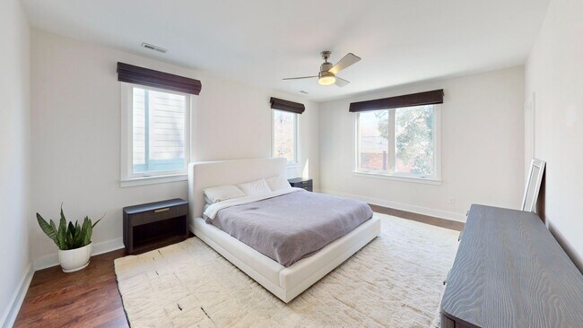 Building Photo - 1220 Lomax Ave