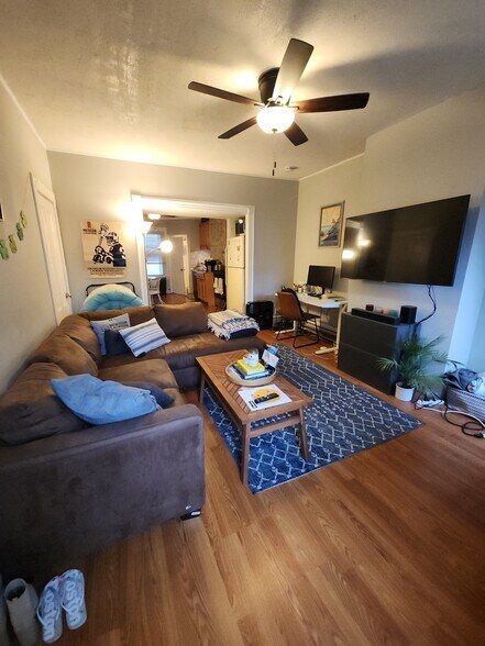 Building Photo - 268 Athens St