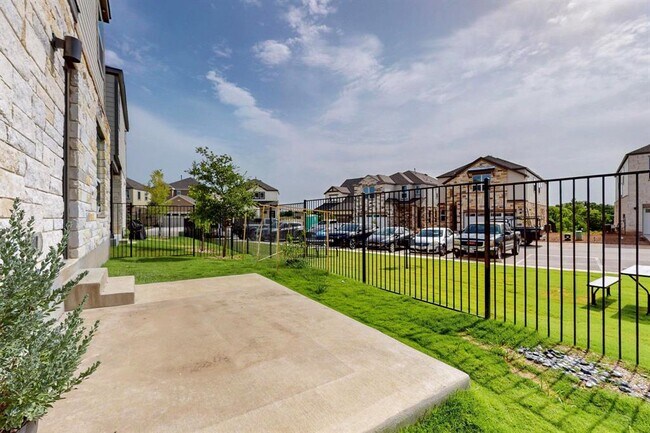 Building Photo - 1531 N Red Bud Ln