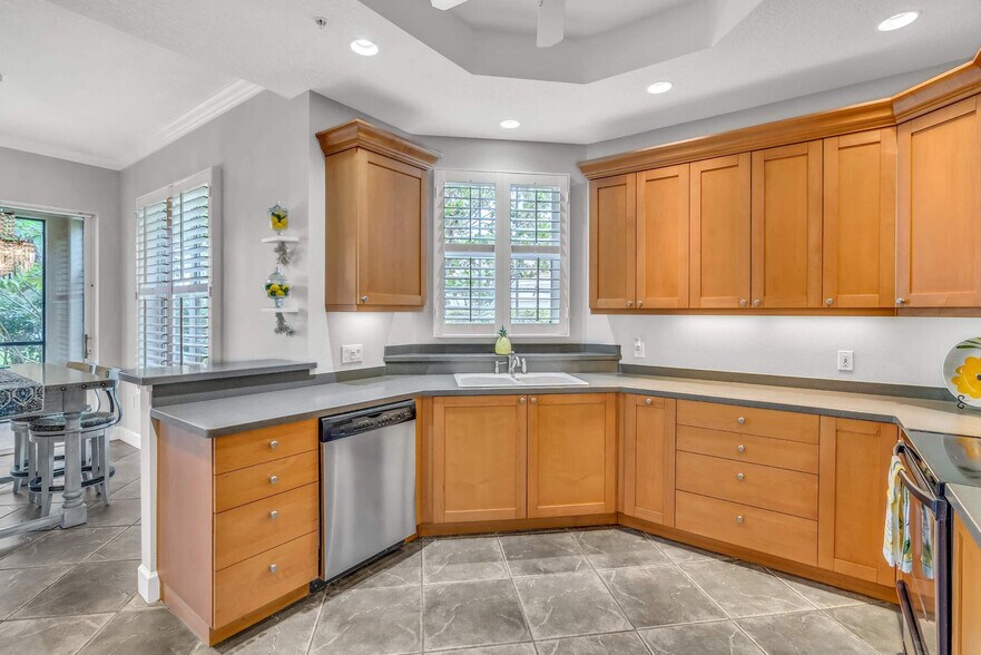 Building Photo - 5204 Bouchard Cir
