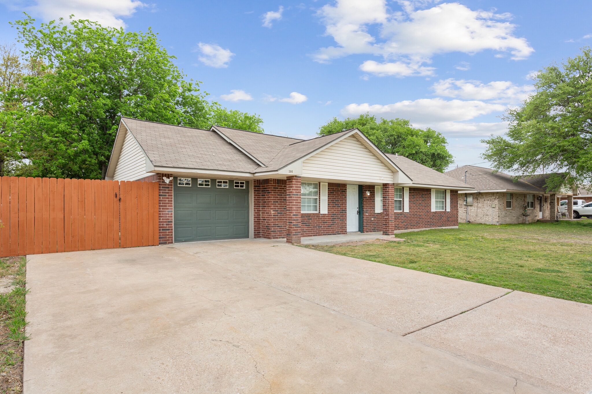 Building Photo - 306 Avenue G