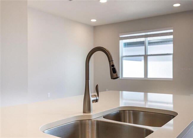 Building Photo - 15817 Tollington Aly