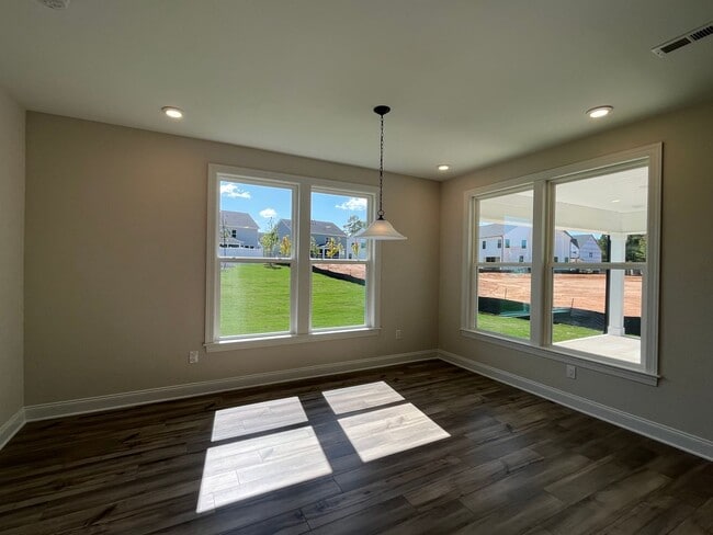 Building Photo - Stunning 5BD, 4.5BA Knightdale Home with Spacious Open Interior, Bonus Loft, and Modern Upgrades ...