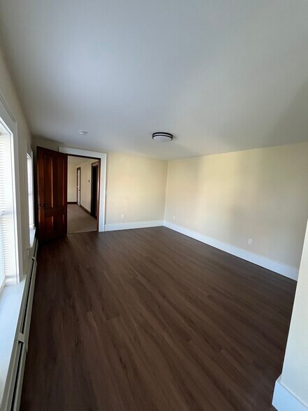 Building Photo - 27 Storer St