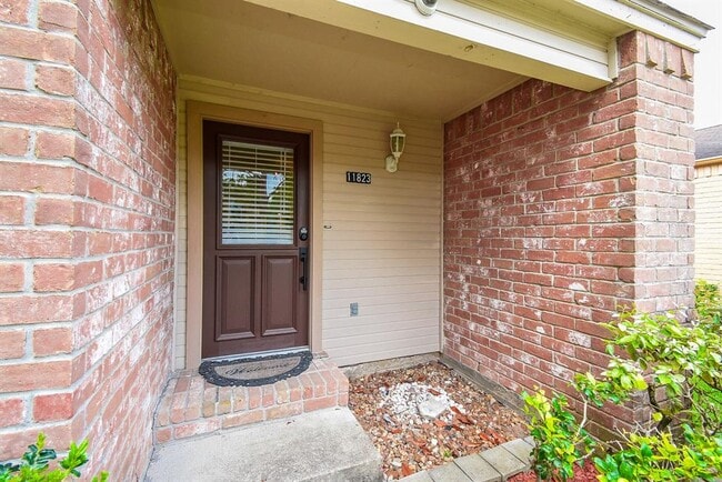 Building Photo - 11823 Zarroll Dr