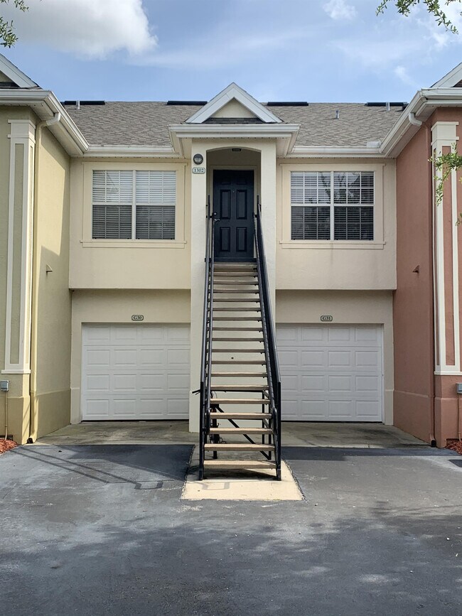 Building Photo - 9061 Lee Vista Blvd