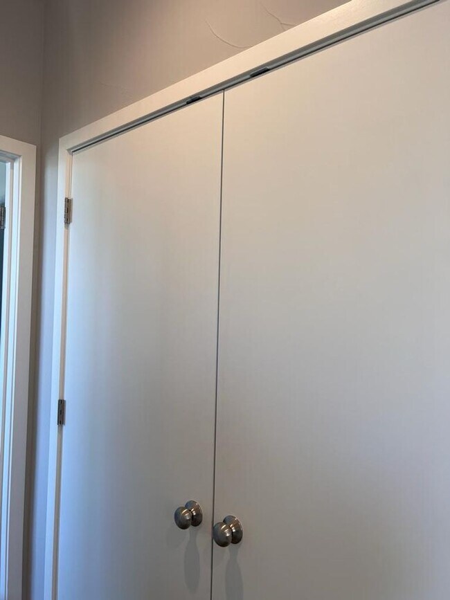 Building Photo - 1010 Mud Pie Ln