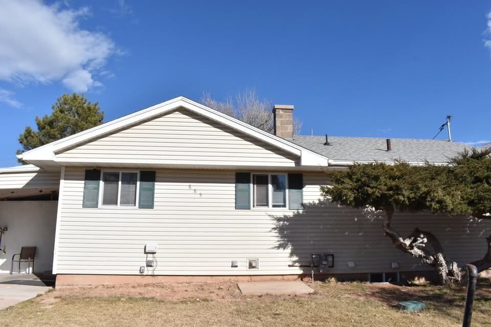 Building Photo - 885 Spruce St