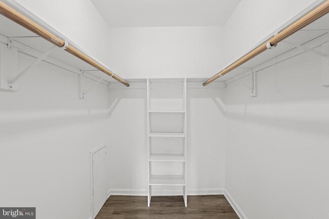 Building Photo - 9629 White Acre Rd