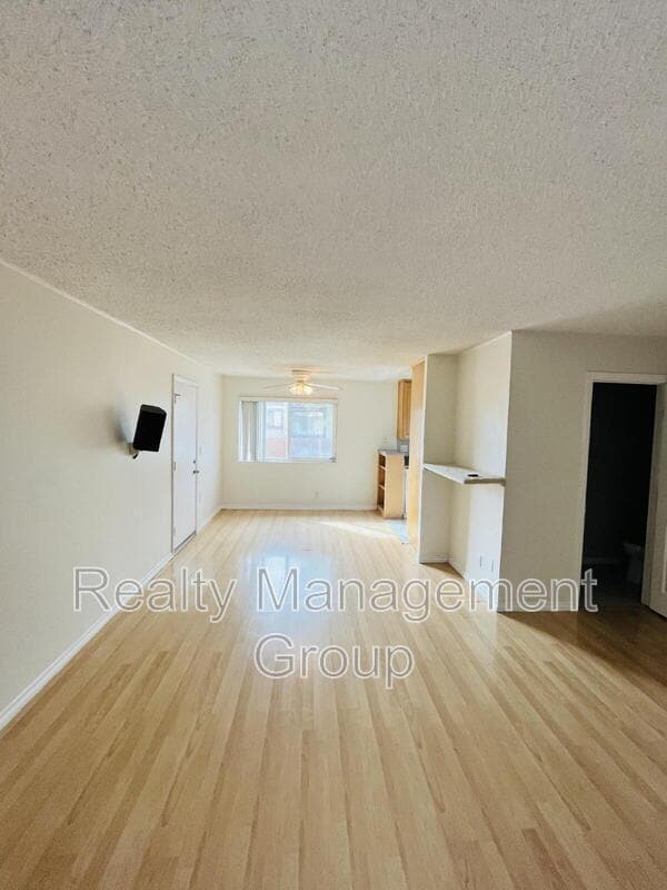 Building Photo - 4800 Williamsburg Ln