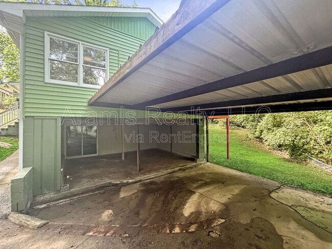 Building Photo - 4620 Sequoia Cir