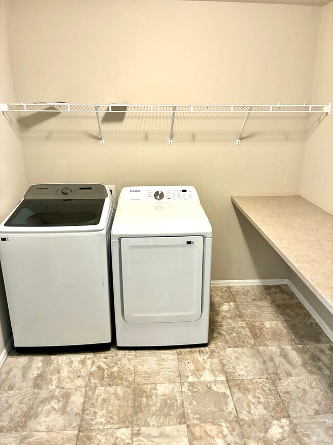 Building Photo - Price Reduced plus FREE JANUARY RENT!!! Beautiful 4 Bed/3 Bath West Greeley Home – Spacious Lot &...