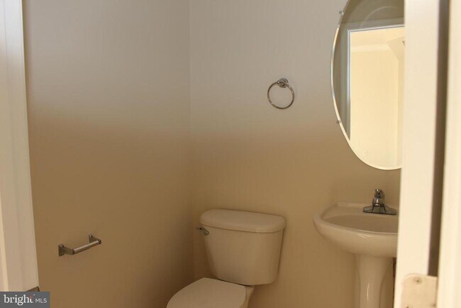 Building Photo - 16382 Gangplank Ln