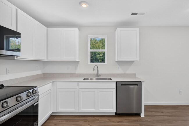 Building Photo - 882 Waterworks Rd