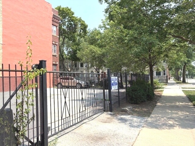 Building Photo - 6553 S University Ave