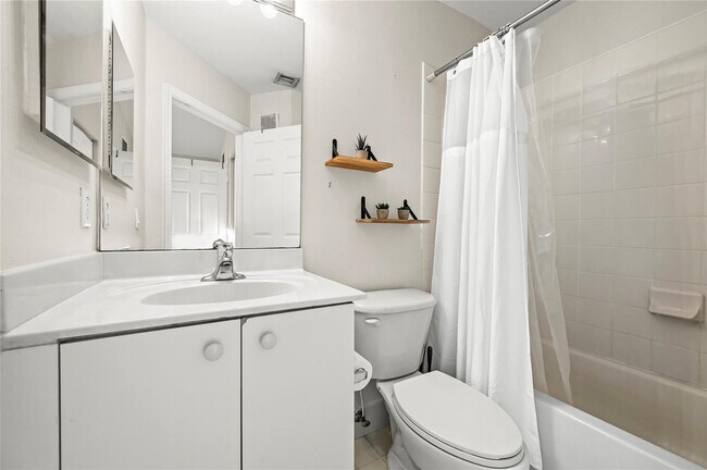 Building Photo - 2827 SW 83rd Terrace