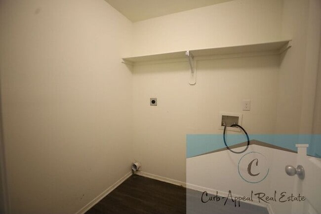 Building Photo - Move in special $800!! Beautiful 3 bed / 2 bath home - Nettleton!!